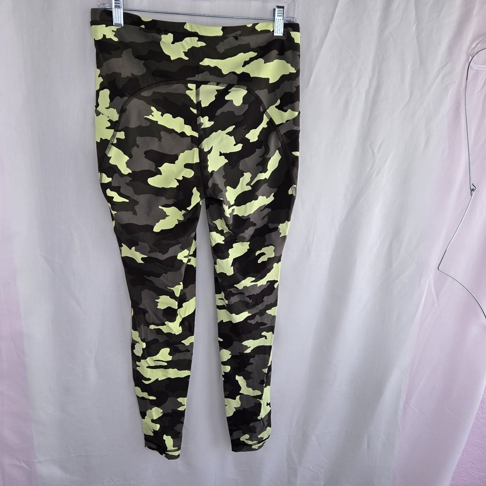 Lululemon Swift Speed  28"  Inseam Size  10 Camo Crispin  Green Pockets